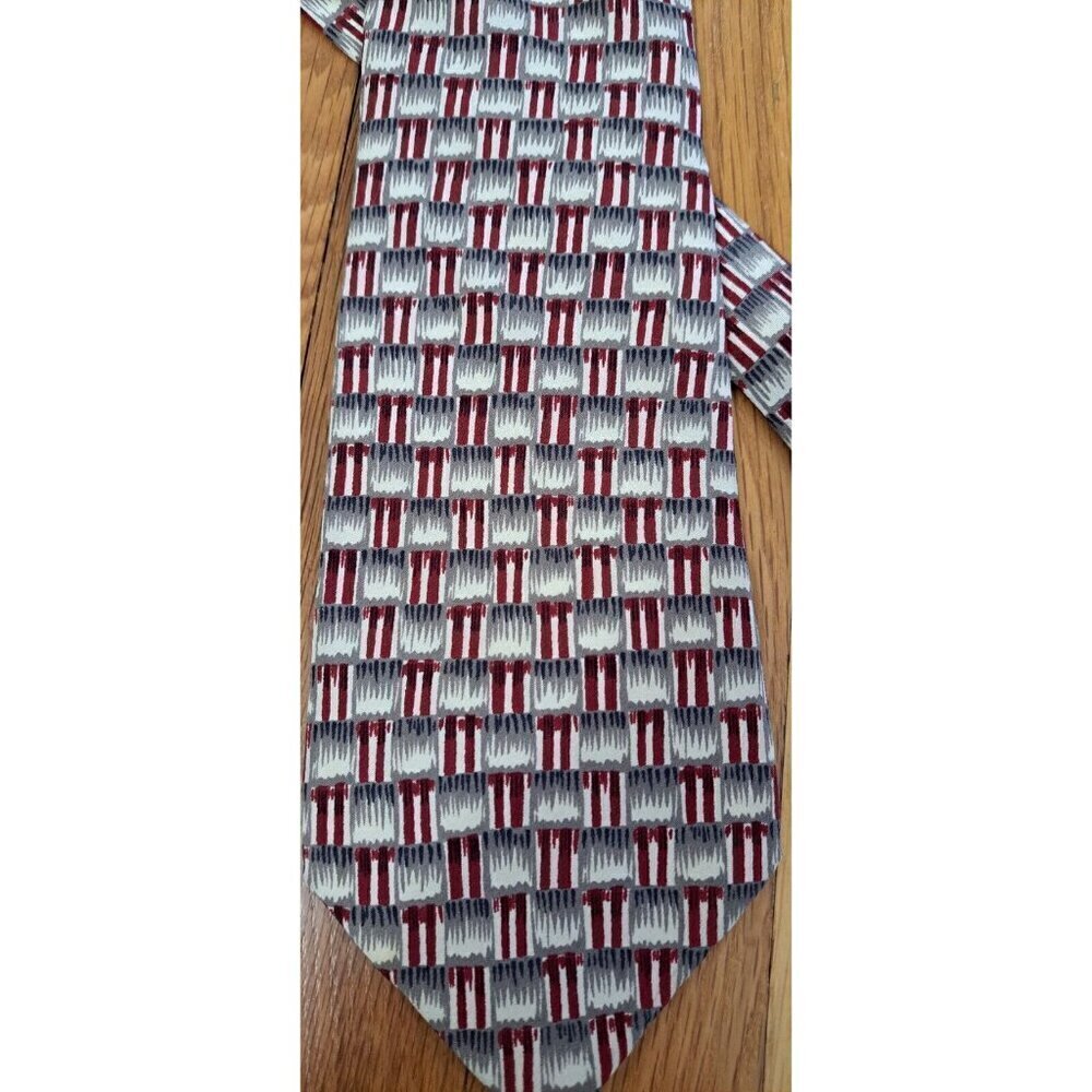Burberry's Of London Men's 100% Silk Neck Tie Geometric Pattern Luxury Career